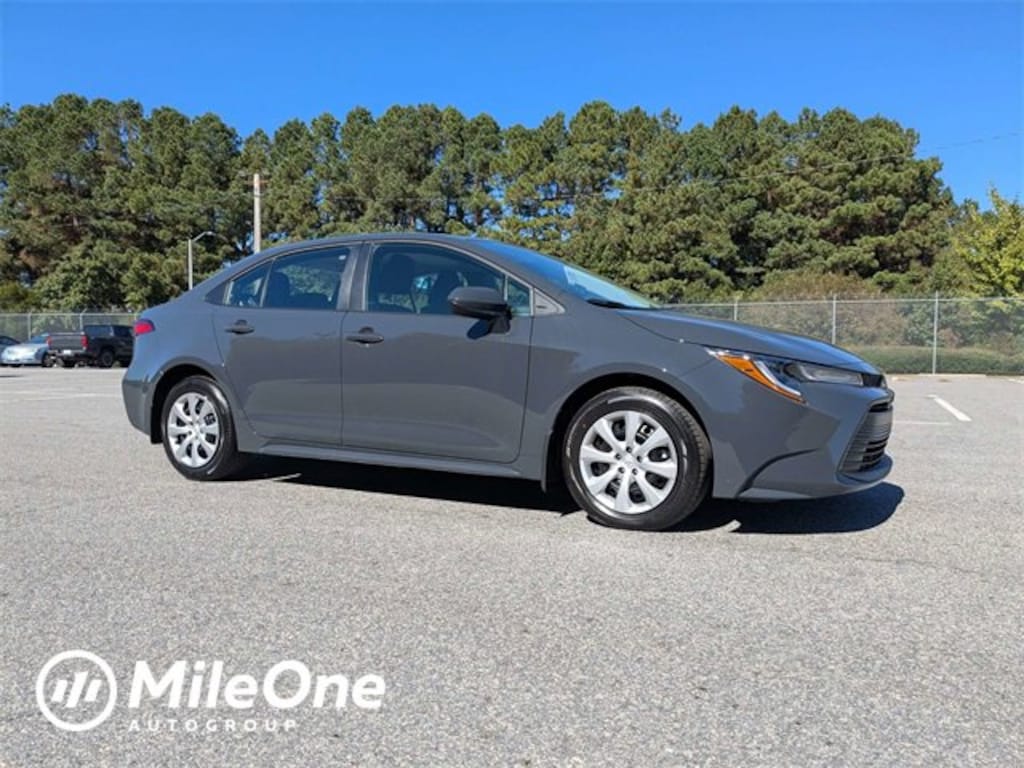 Used 2025 Toyota Corolla LE Sedan