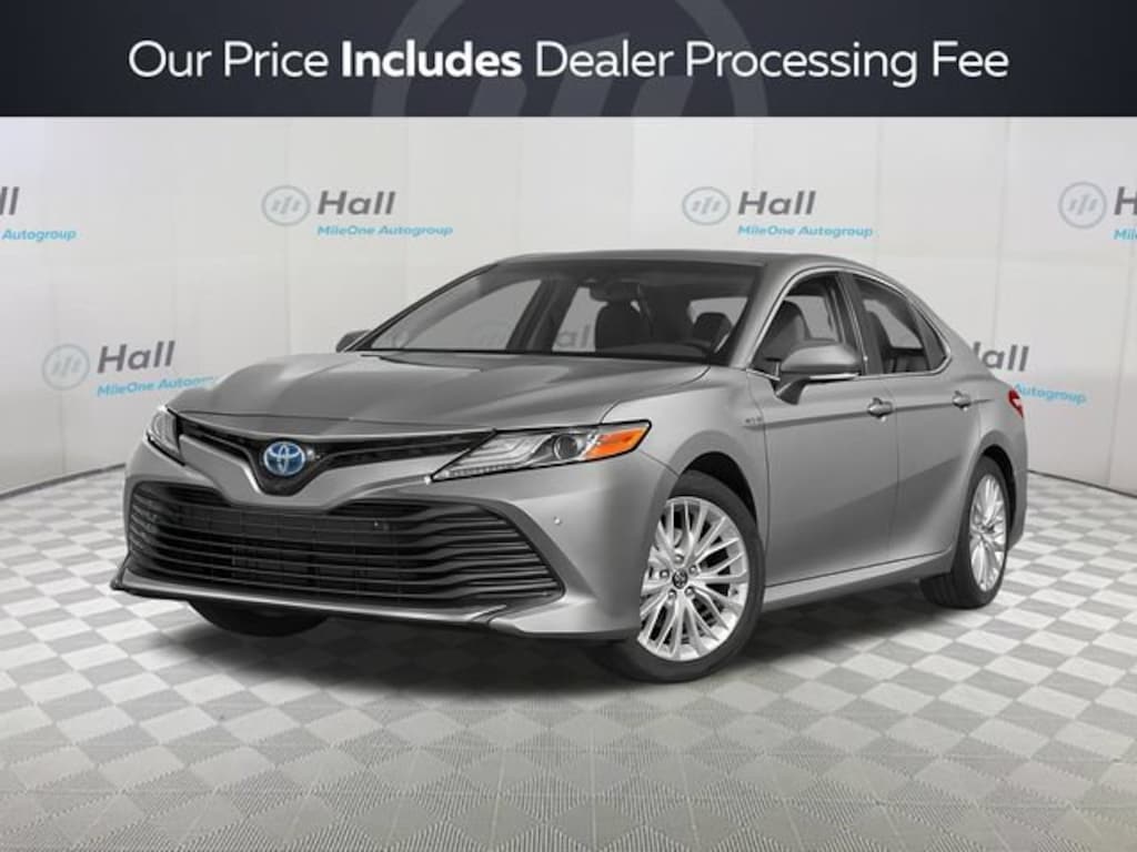 Used 2020 Toyota Camry Hybrid SE Sedan