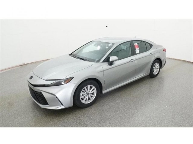 2026 Toyota Camry LE's photo