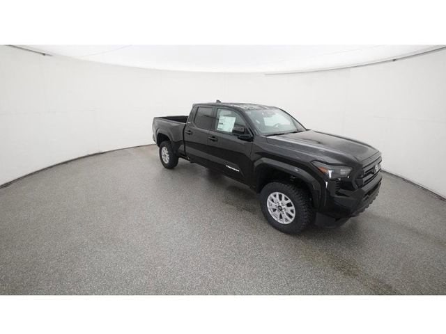 2025 Toyota Tacoma SR5 - Photo 13