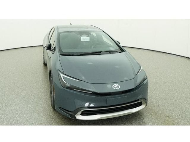 2026 Toyota Prius Plug-in Hybrid SE - Photo 14
