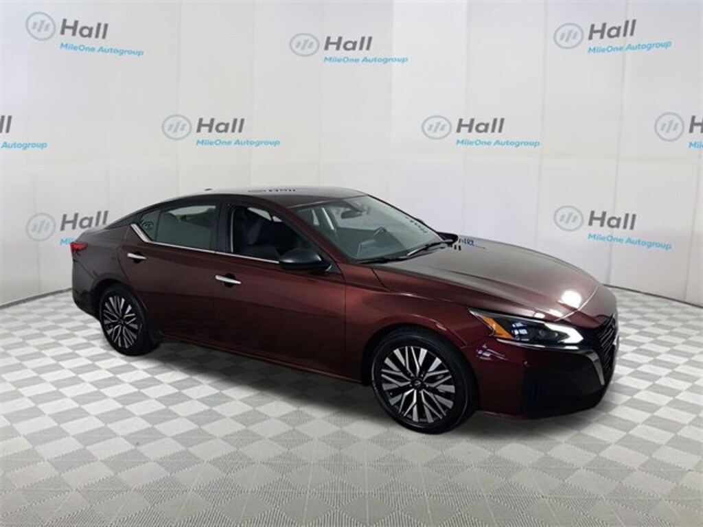 Used 2024 Nissan Altima 2.5 SV Sedan