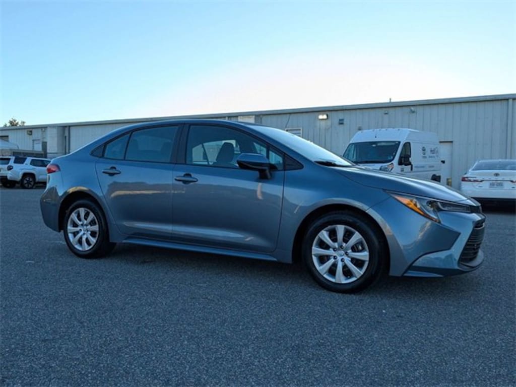 Used 2025 Toyota Corolla LE Sedan
