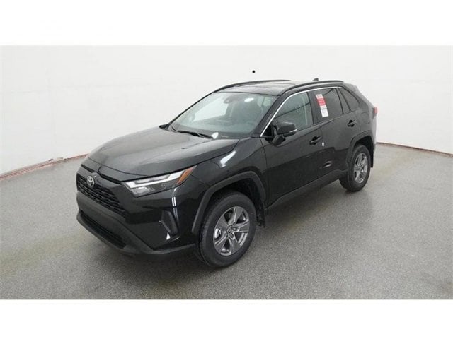 2025 Toyota RAV4 XLE's photo