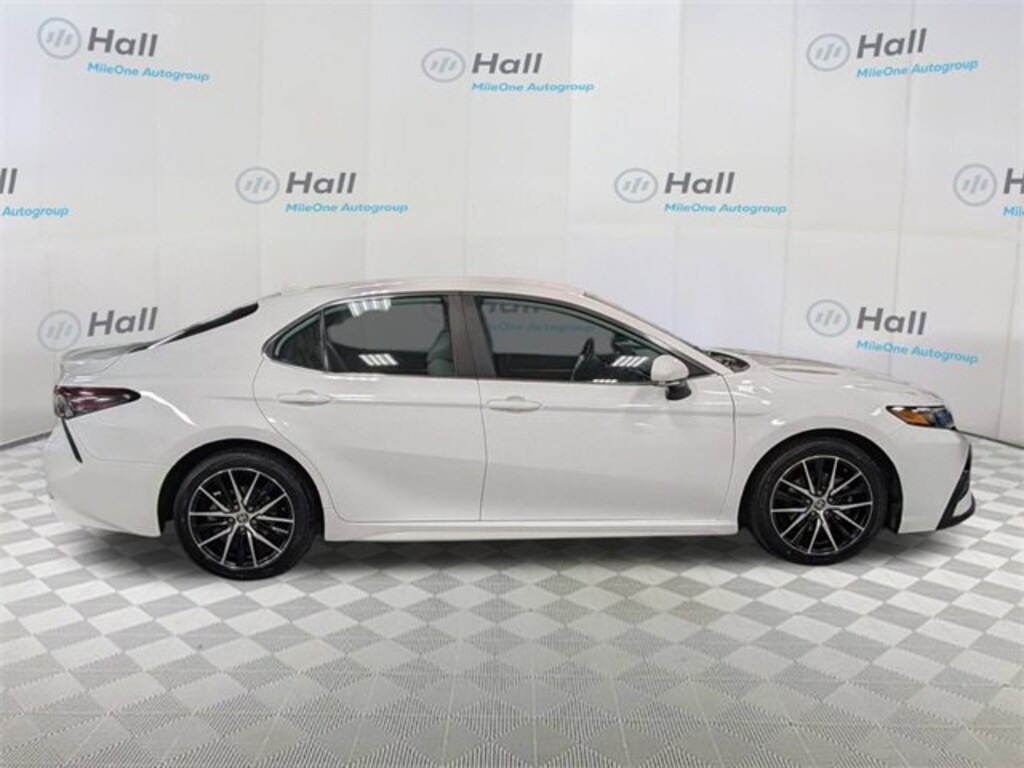 Used 2022 Toyota Camry SE Sedan