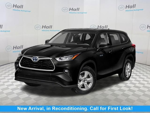 2022 Toyota Highlander LE Hybrid 4x2's photo