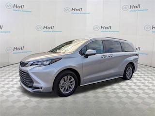 2024 Toyota Sienna XLE Van Passenger Van