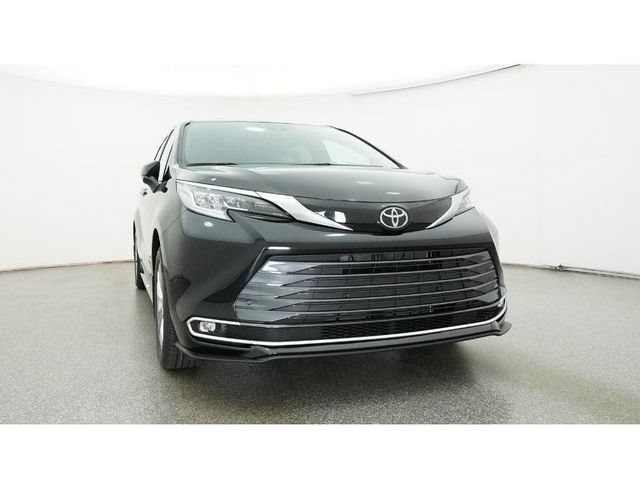 2026 Toyota Sienna Limited - Photo 30
