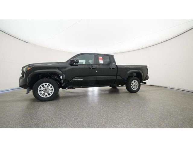 2025 Toyota Tacoma SR5 - Photo 18