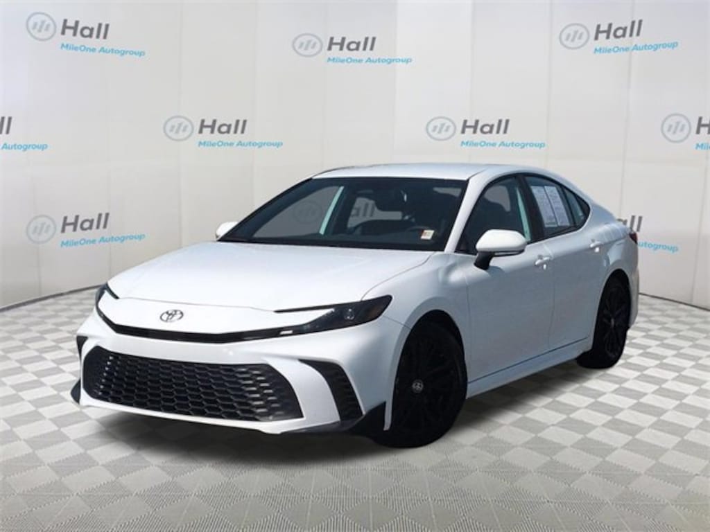 Used 2025 Toyota Camry SE Sedan