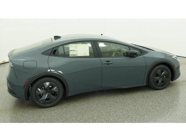 2026 Toyota Prius Plug-in Hybrid SE - Photo 10