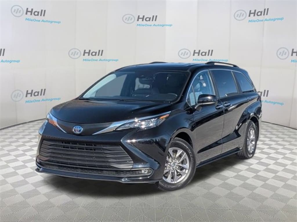 Used 2025 Toyota Sienna XLE Van Passenger Van
