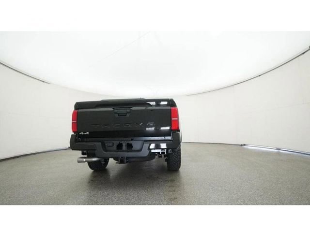 2025 Toyota Tacoma SR5 - Photo 23