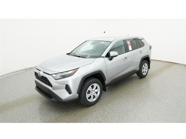 2025 Toyota RAV4 LE's photo
