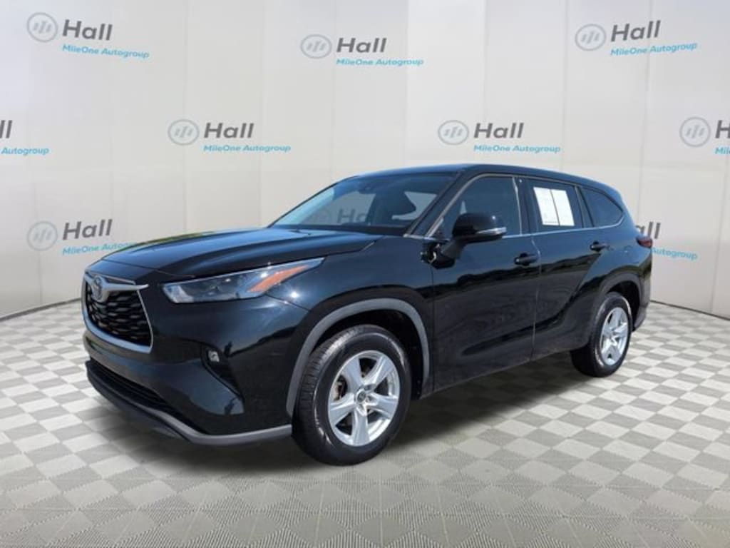 Used 2022 Toyota Highlander Hybrid LE SUV