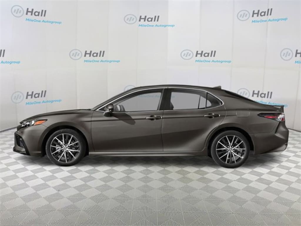 Used 2022 Toyota Camry SE Sedan