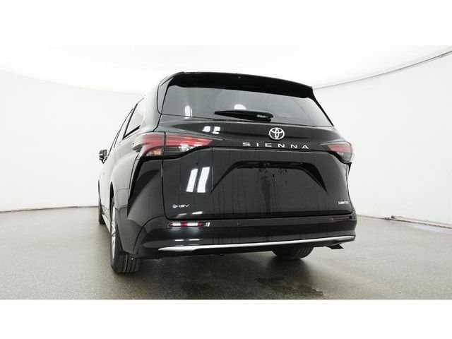 2026 Toyota Sienna Limited - Photo 22