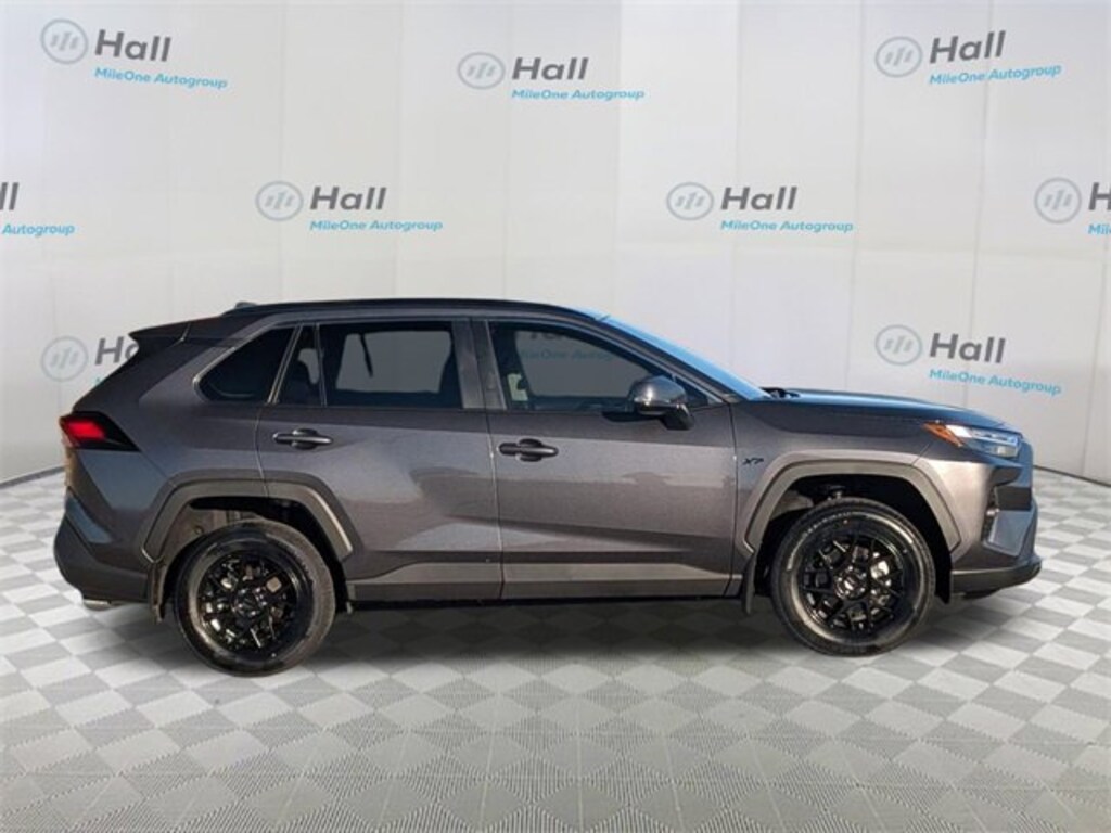 Used 2025 Toyota RAV4 XLE SUV