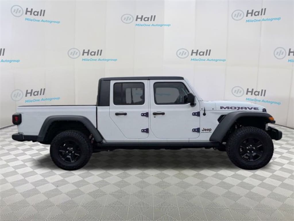 Used 2023 Jeep Gladiator Mojave Truck Crew Cab