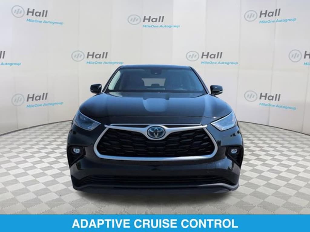 Used 2022 Toyota Highlander Hybrid LE SUV