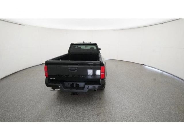 2025 Toyota Tacoma SR5 - Photo 7