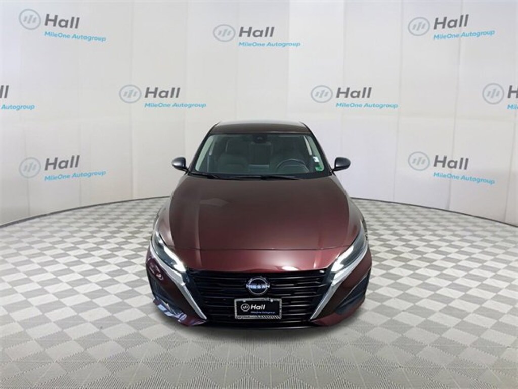 Used 2024 Nissan Altima 2.5 SV Sedan