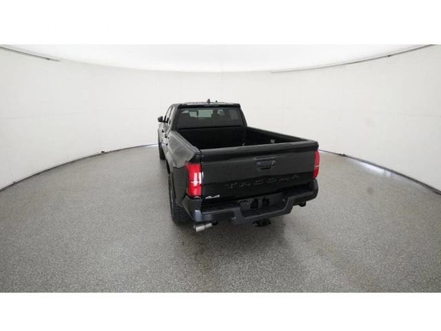 2025 Toyota Tacoma SR5 - Photo 6