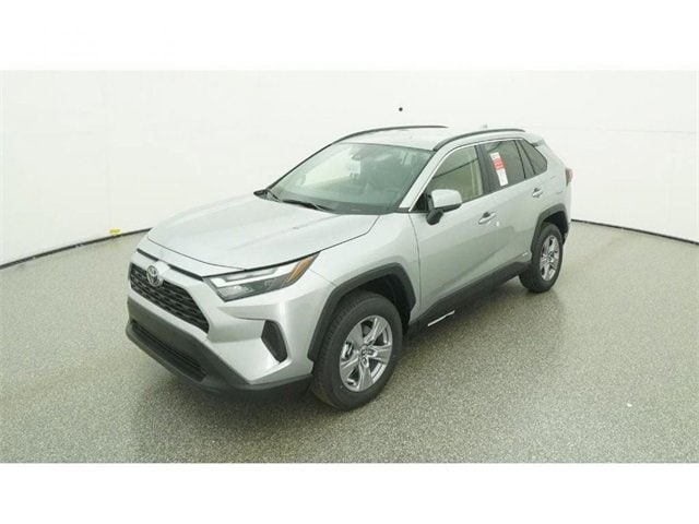 2025 Toyota RAV4 XLE's photo