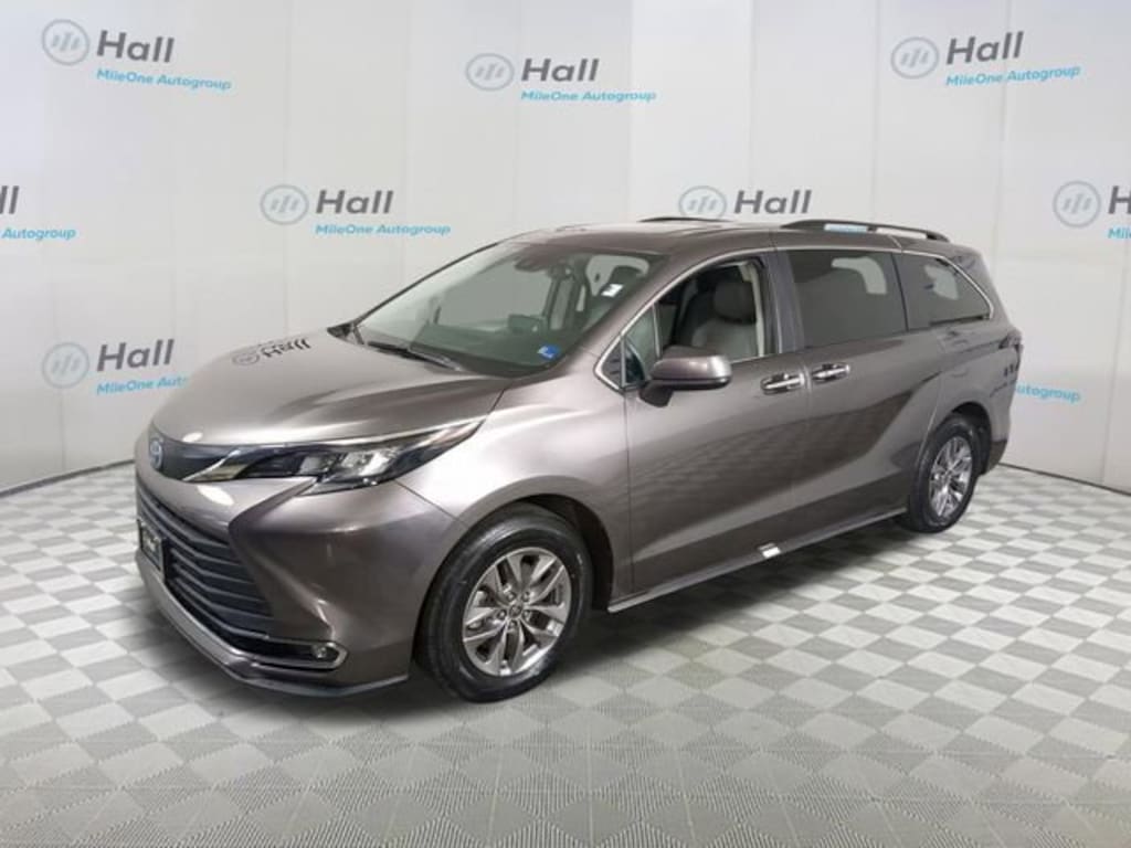 Used 2024 Toyota Sienna XLE Van Passenger Van