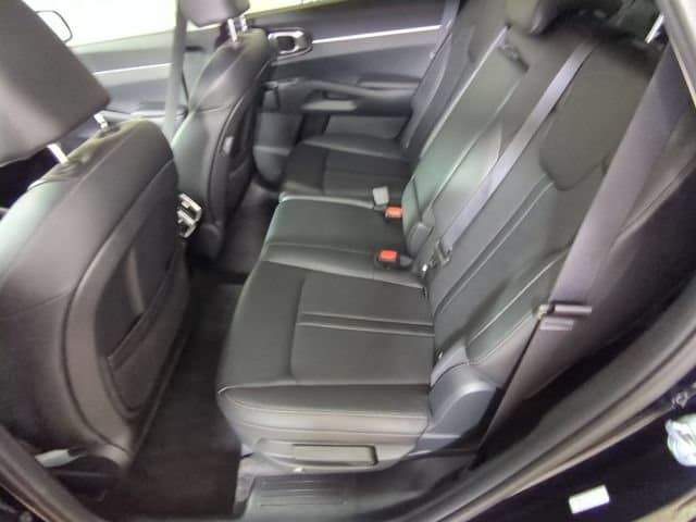 2025 Kia Sorento S - Photo 14