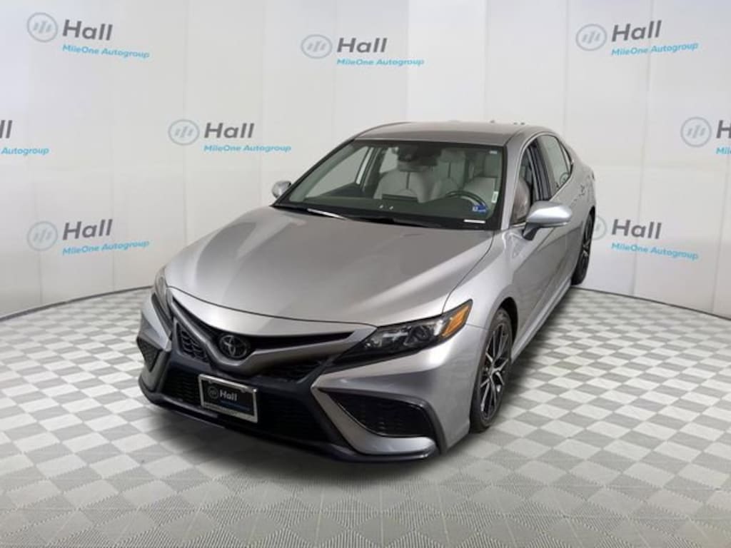 Used 2022 Toyota Camry SE Sedan