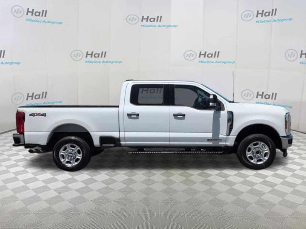 Used 2025 Ford F-250 XLT Truck Crew Cab