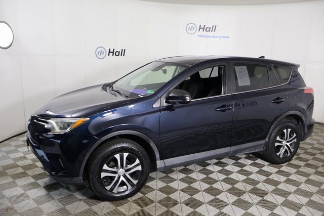 2018 Toyota RAV4 LE's photo