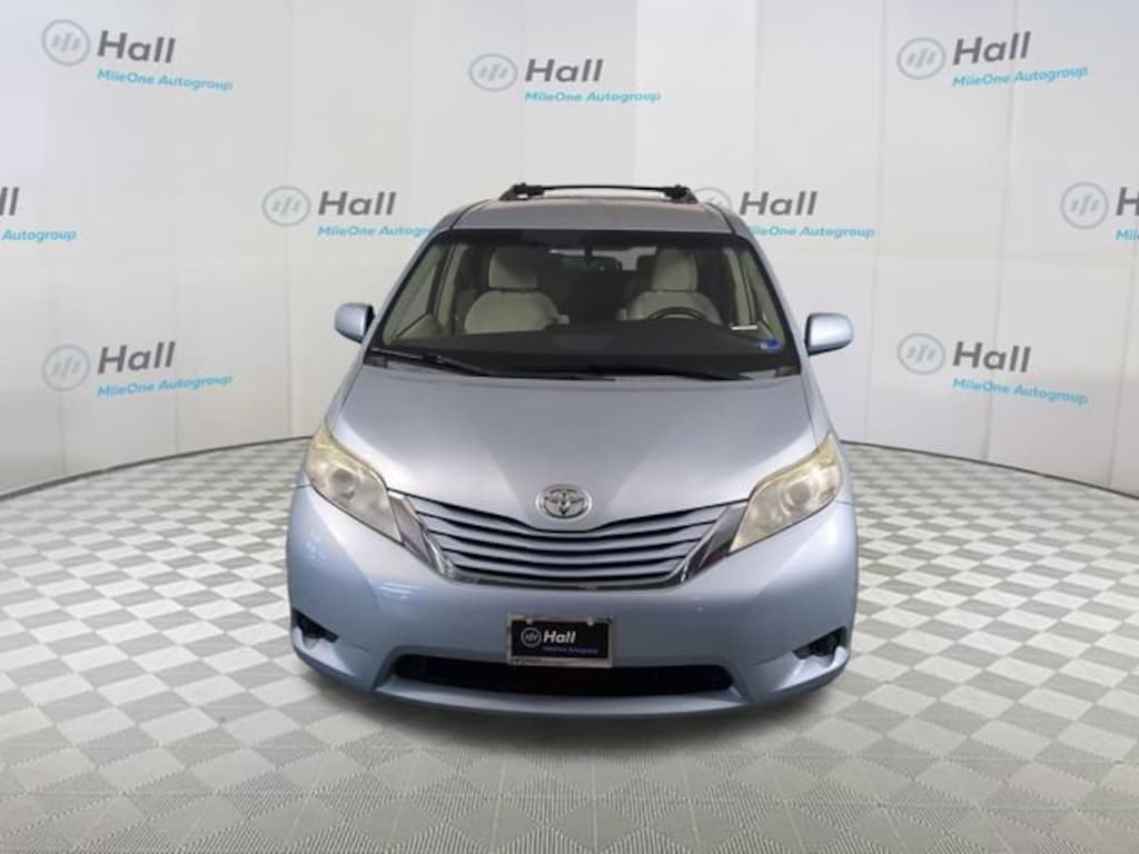 Used 2016 Toyota Sienna LE Van