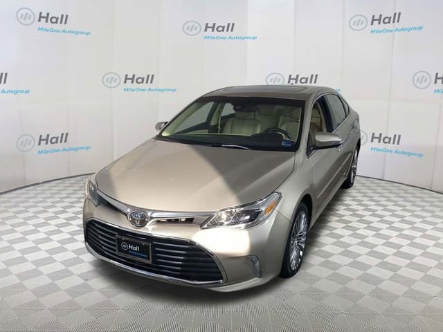 2018 Toyota Avalon Limited's photo