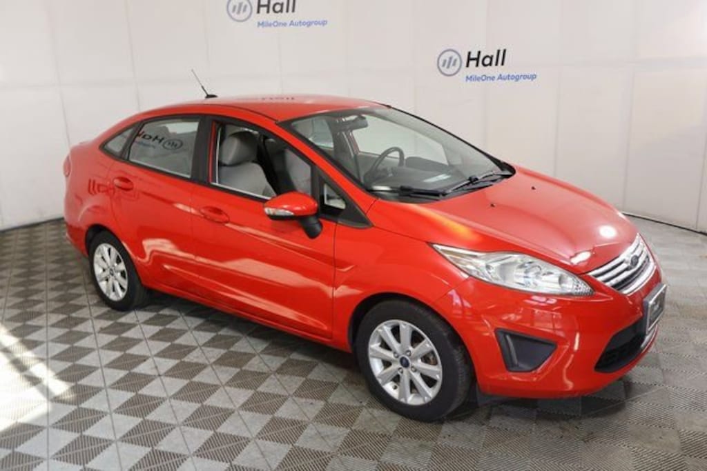Used 2013 Ford Fiesta SE Sedan