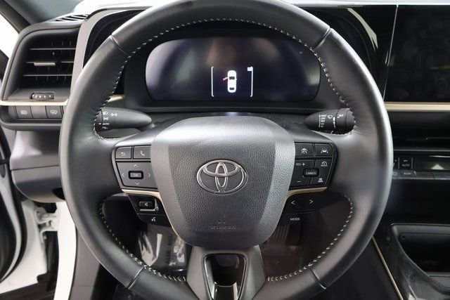 2024 Toyota Crown Limited - Photo 16