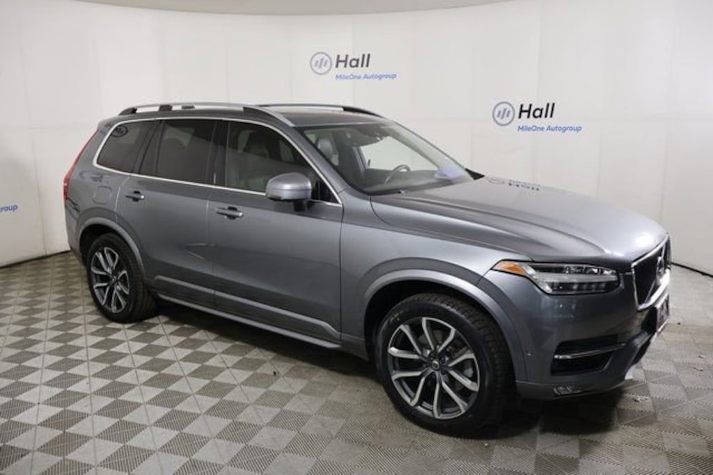 Used 2017 Volvo XC90 T6 Momentum SUV