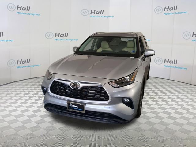 2025 Toyota Highlander Hybrid XLE AWD's photo