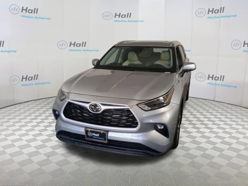 Used 2025 Toyota Highlander Hybrid XLE SUV