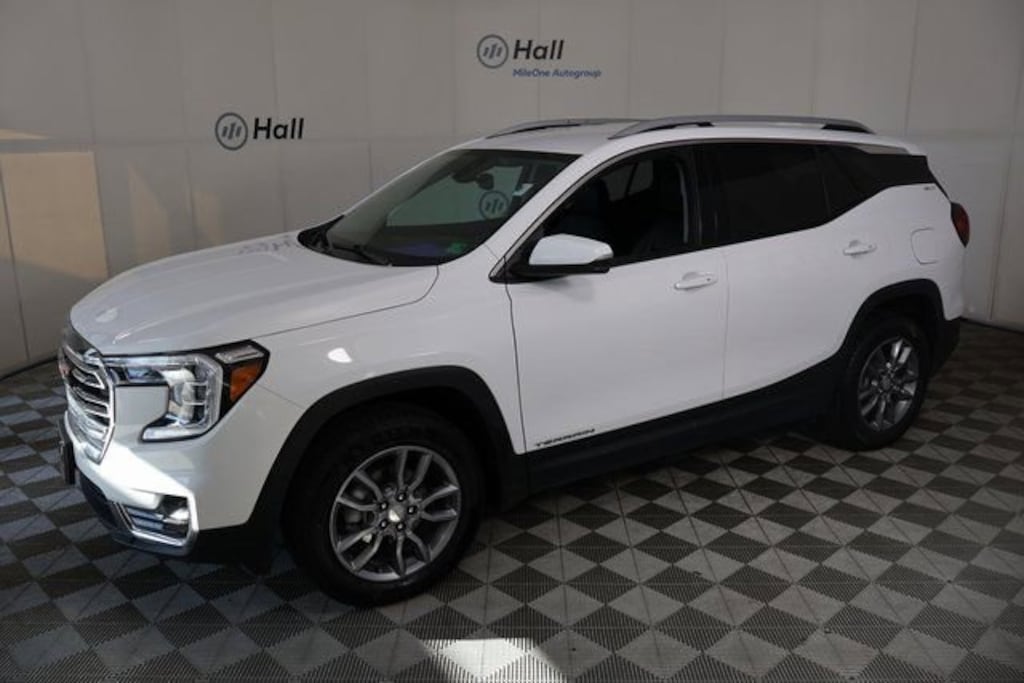 Used 2024 GMC Terrain SLT SUV