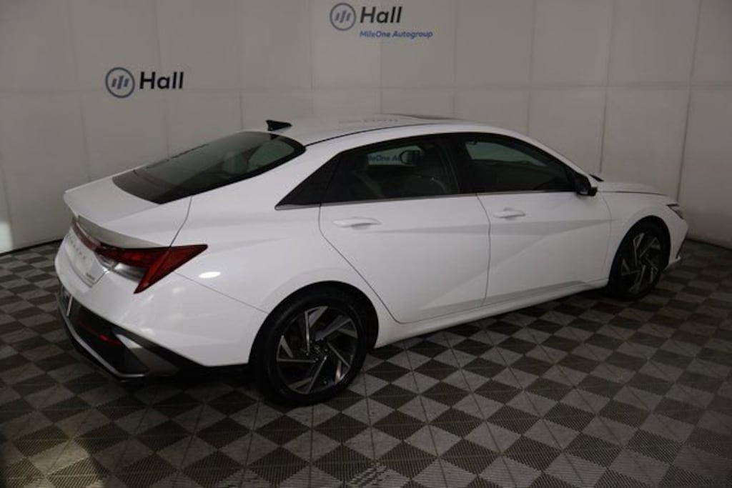 Used 2024 Hyundai Elantra Limited Sedan