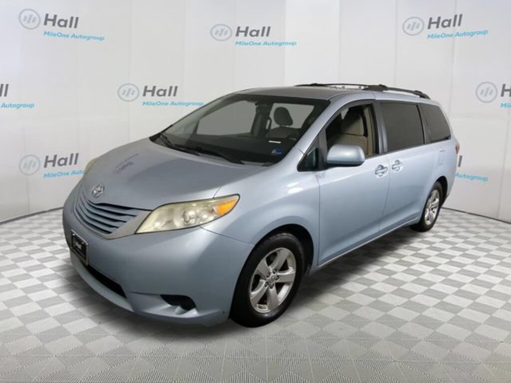 Used 2016 Toyota Sienna LE Van