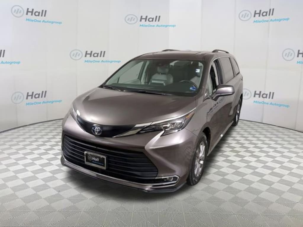 Used 2024 Toyota Sienna XLE Van Passenger Van