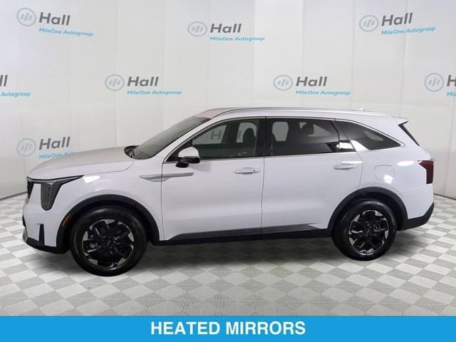 2025 Kia Sorento S - Photo 13