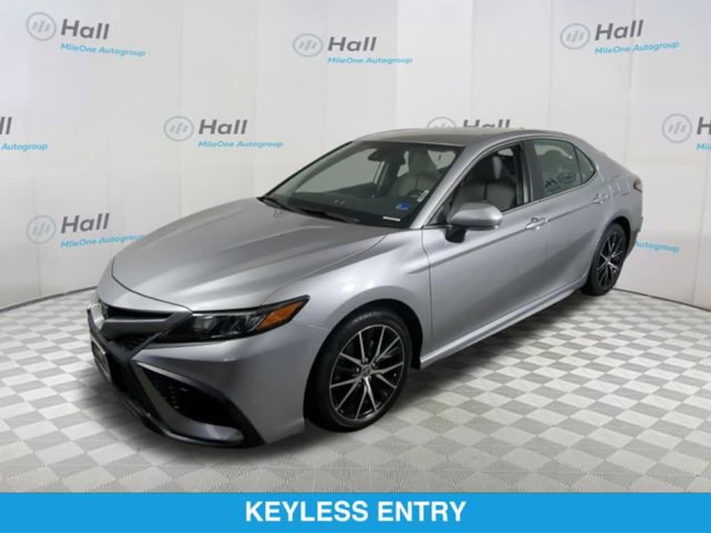 Used 2022 Toyota Camry SE Sedan
