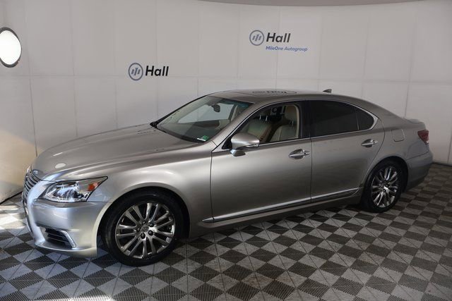 2016 Lexus LS Base