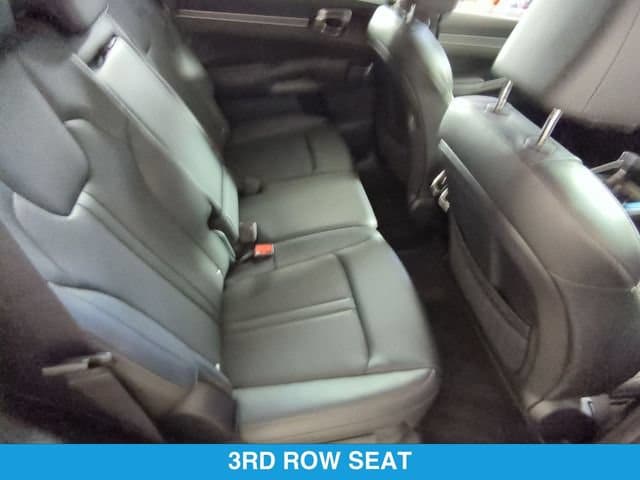 2025 Kia Sorento S - Photo 24