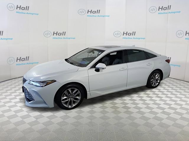 2022 Toyota Avalon XLE's photo