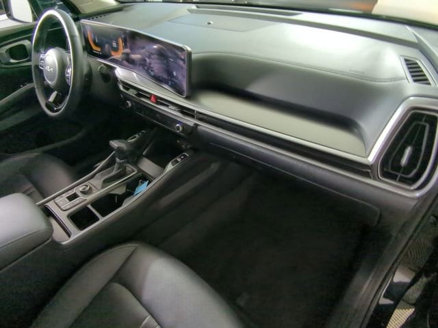 2025 Kia Sorento S - Photo 25